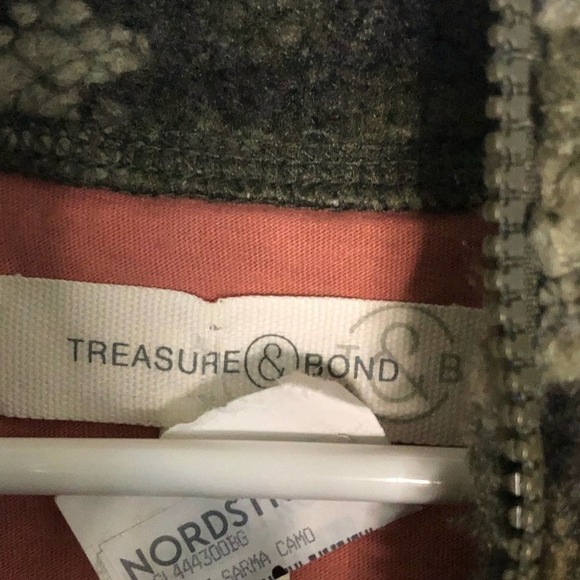 𝅺nwt Treasure And Bond Olive Camo Pullover - Picture 7 of 9